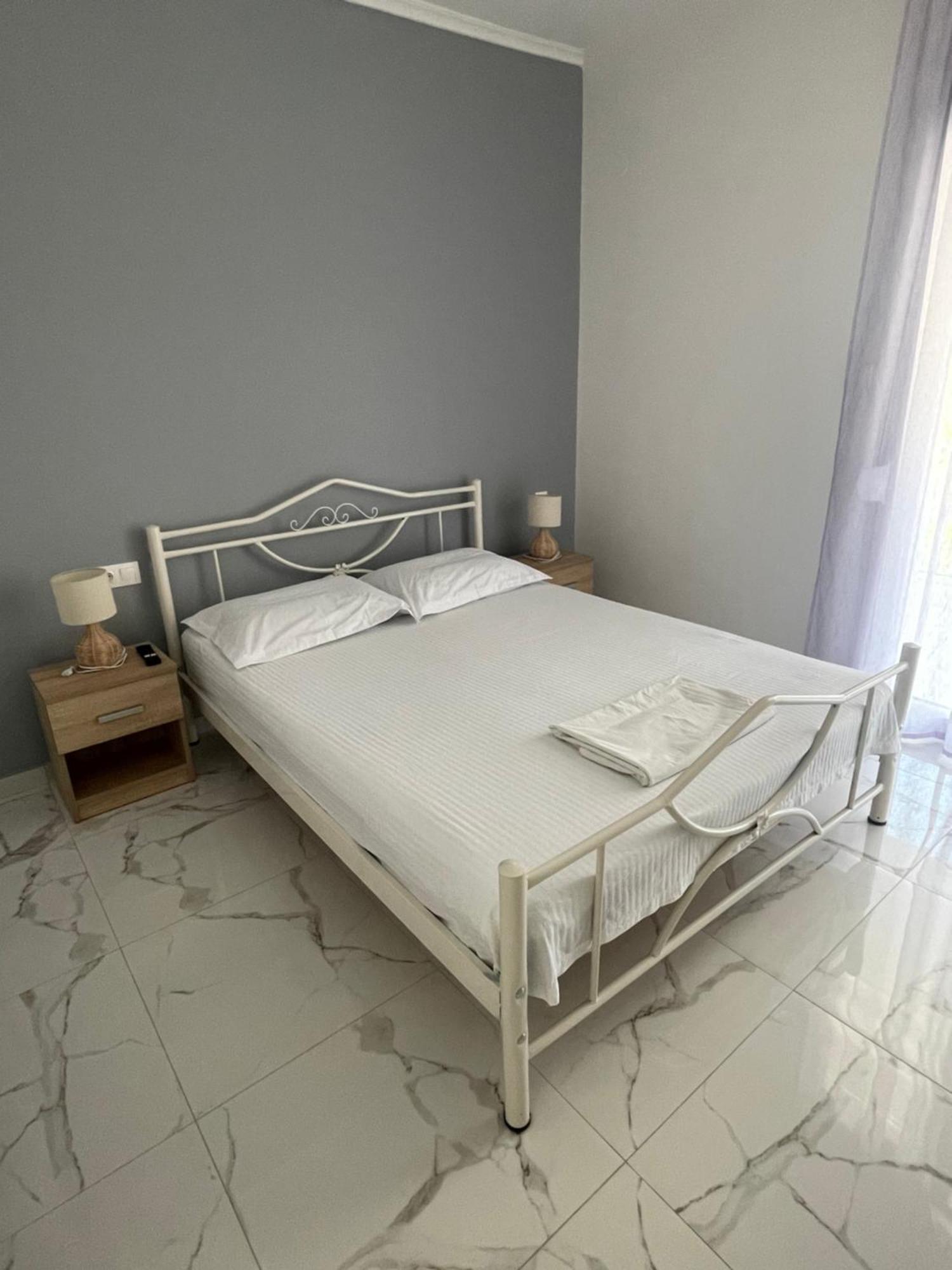 Antonis Apartment Paralia Dionysiou Rum bild